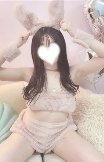 えみり　Eカップ美女