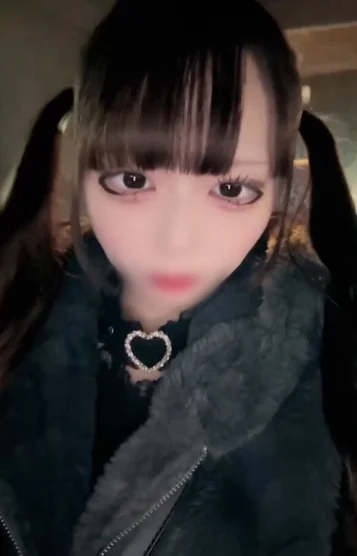 愛咲　ろあ